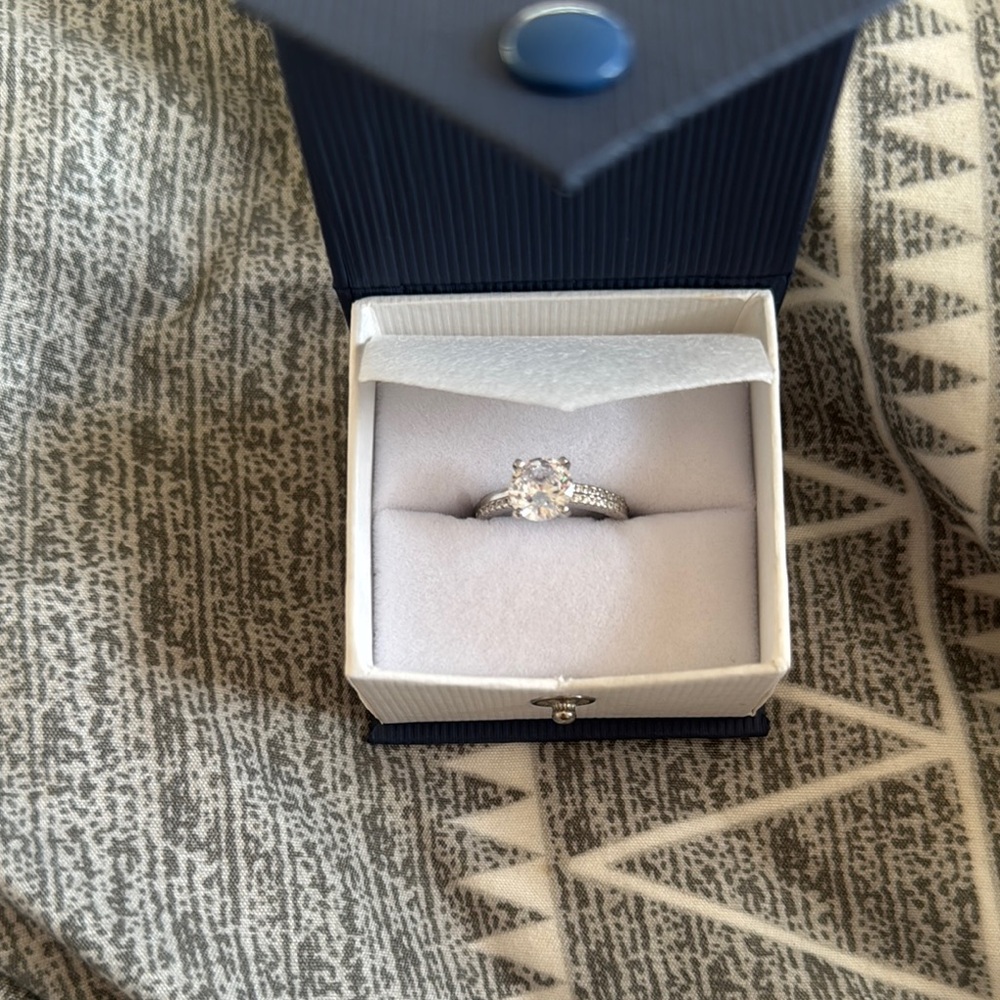 Elegant Silver Ring set  with 2.25 ct white Topaz bridal set